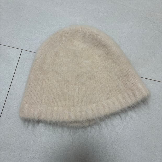 아모멘토 23fw 알파카 비니 베이지