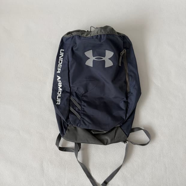 언더아머(Underarmour) 경량 백팩