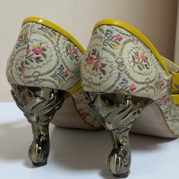 vintage anna sui cat foot heels