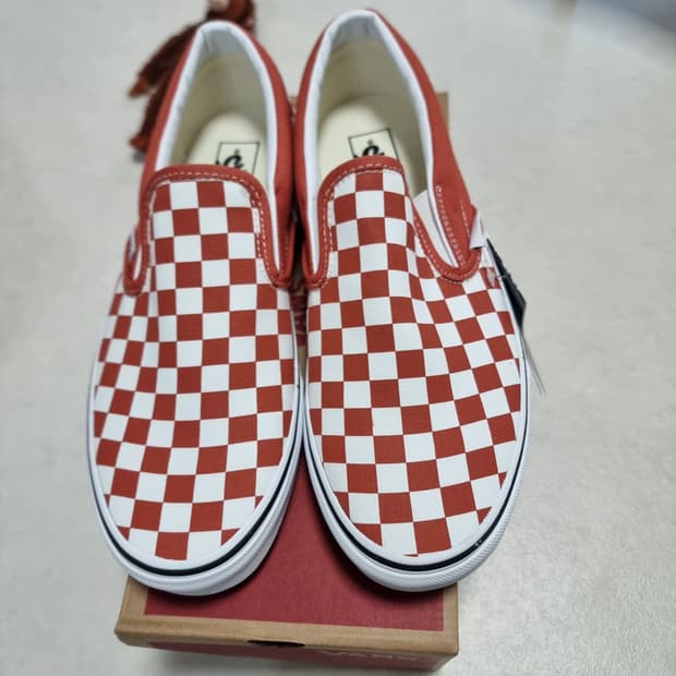 Vans slip on burnt ochre