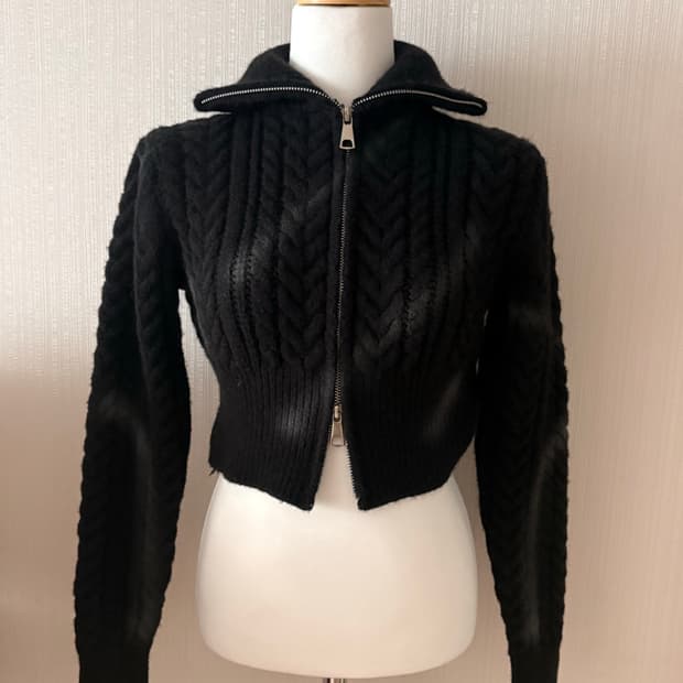 투웨이 지퍼 블랙 크롭 니트