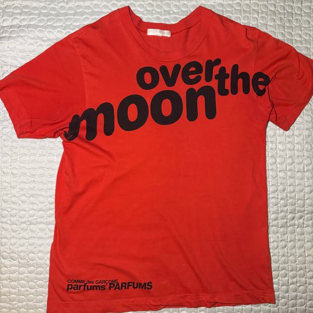 꼼데가르송 퍼퓸 over the moon 티셔츠