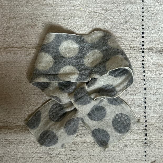 핸드메이트 도트 머플러