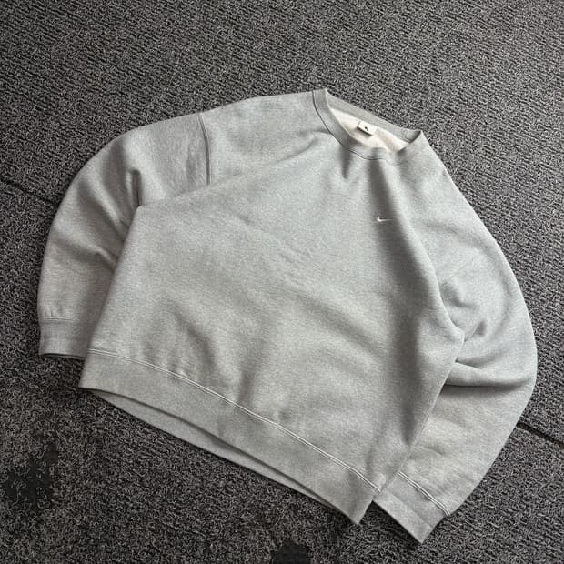 나이키 NRG 솔로 스우시 크루넥 맨투맨 3278