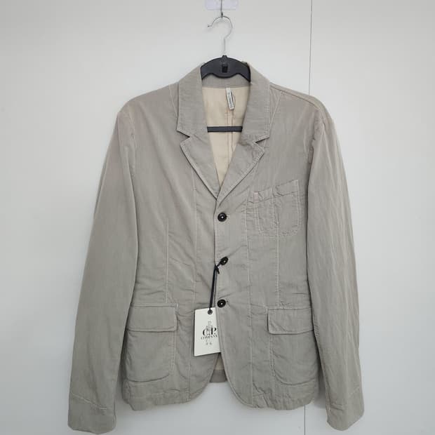 CP컴퍼니 100 자켓. 새상품