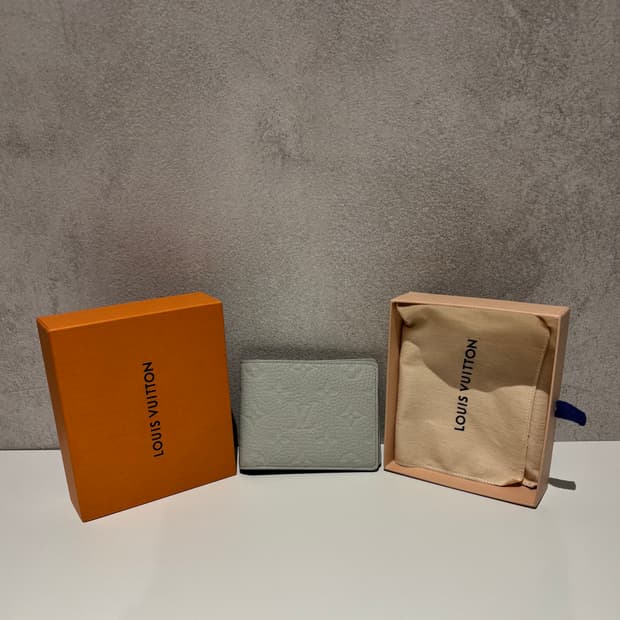 루이비통 토뤼옹 반지갑