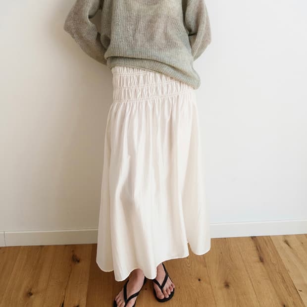 (새상품) 오브베이지 SMOKE FLARE LONG SKIRT_IVORY