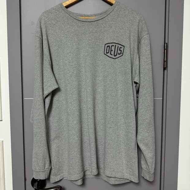 데우스 엑스 마키나 롱슬리브 xl 그레이