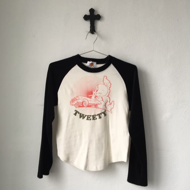 Looney tunes tweety raglan sleeve