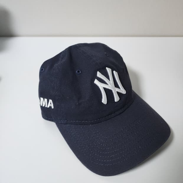 뉴에라 모마 네이비 볼캡
