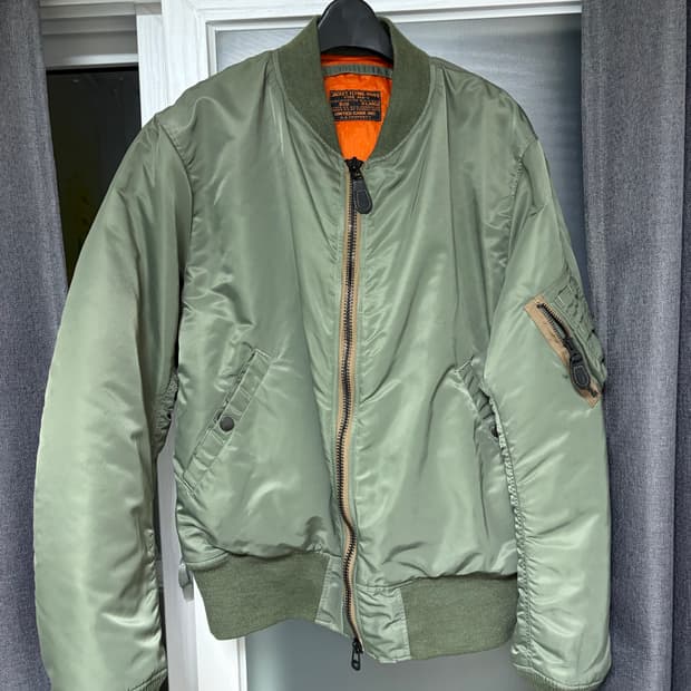 버즈릭슨(유나이티드카)  MA1 XL