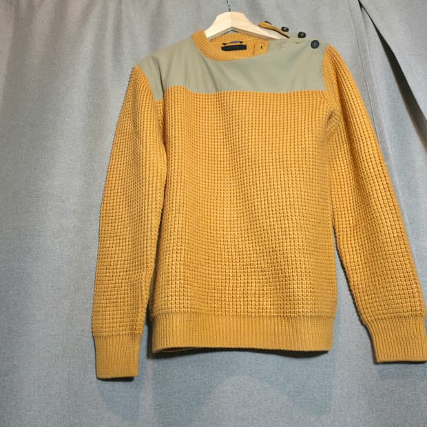 Jun hashimoto buttoned shoulder sweater