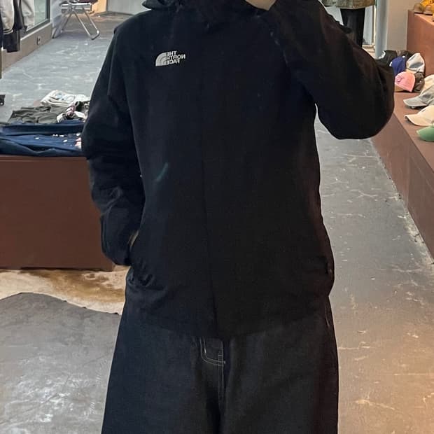 노스페이스 블랙 후드 바람막이 H2159