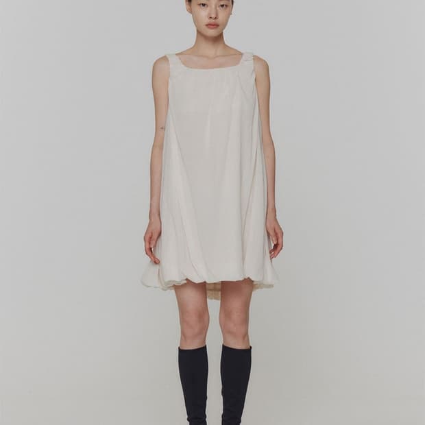 아모멘토 SHEER VOLUME MINI DRESS