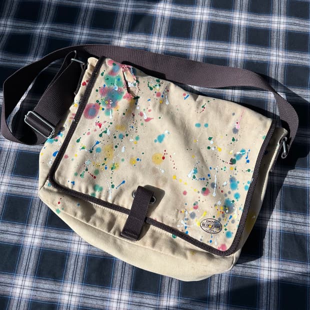 도나카란 DKNY 페인트 스플래터 정크 크로스백