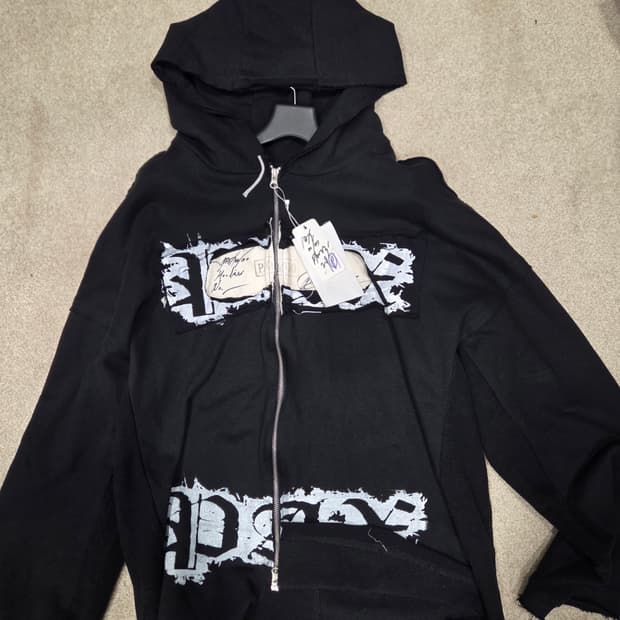 pax00100
ZIPPER HOODIE