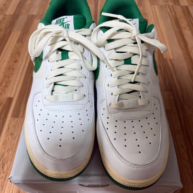 나이키 에어포스 1'07 LV8 바시티 화이트 파인 그린