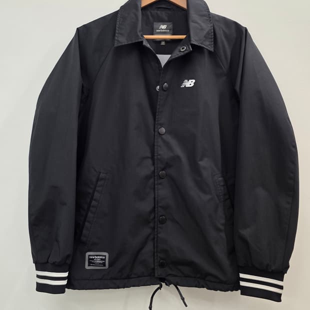 뉴발란스 남성 에센셜 코치자켓. 
싸이즈 100