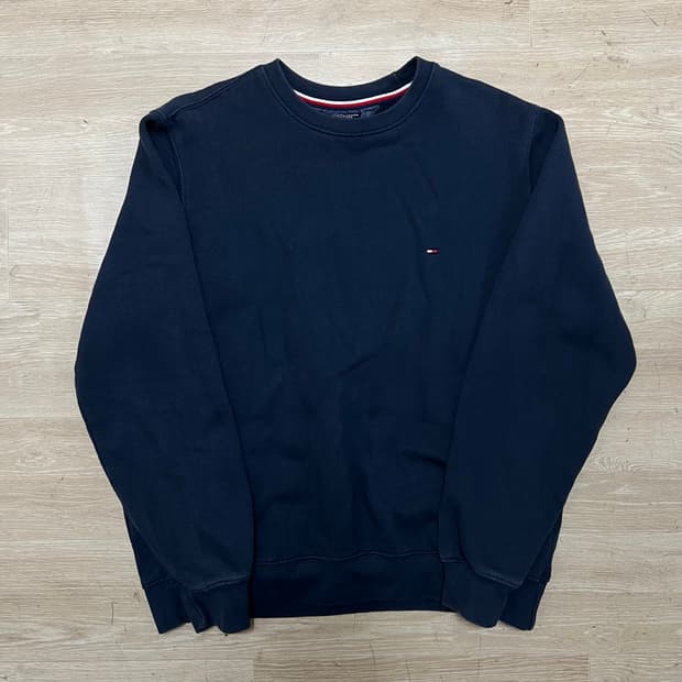 타미힐피거 스몰플래그 기모 맨투맨 크루넥 티셔츠 [네이비] L/100