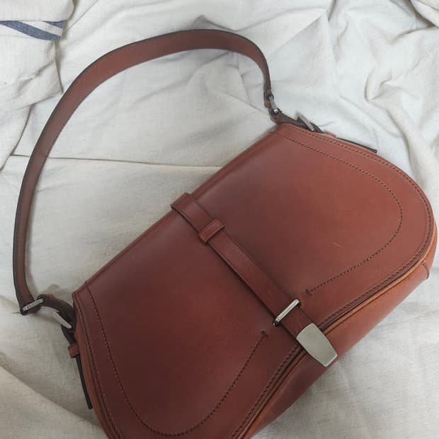 Prada vintage vitello England saddle bag