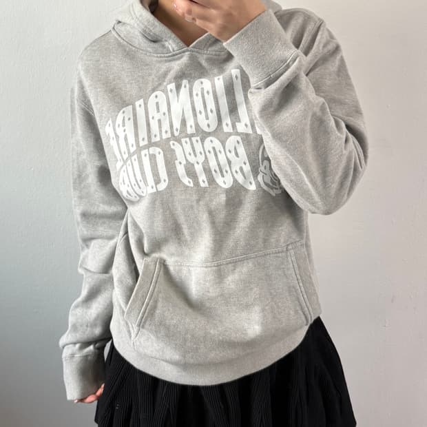 [L] 빌리어네어 보이즈 클럽 그레이 후드티