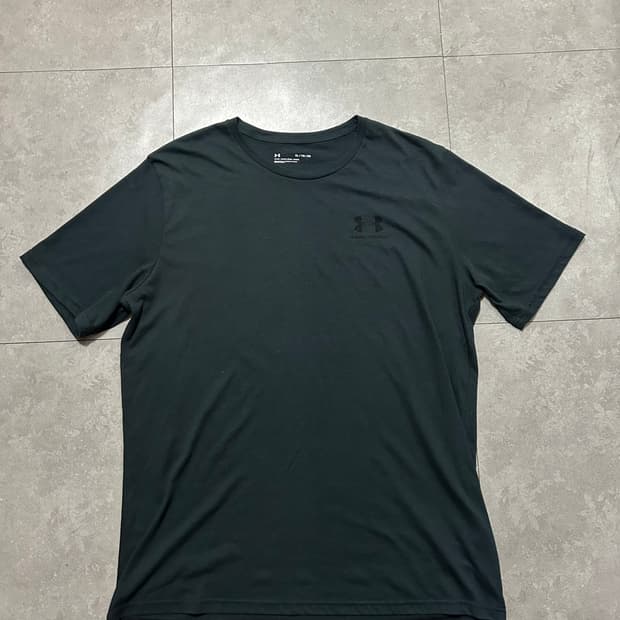 언더아머  블랙컬러  빈티지  코튼  숏슬리브  티셔츠  105size 