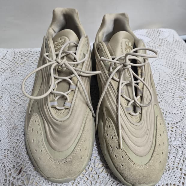 아디다스 오젤리아 스니커즈 270