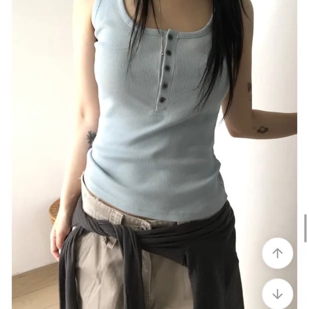 이즈이즈 Touch Button Sleeveless 소라