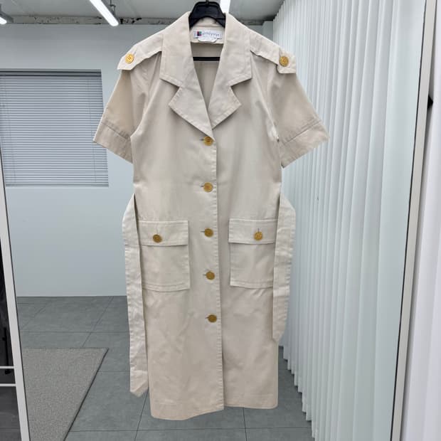 지방시 금장버튼 코트