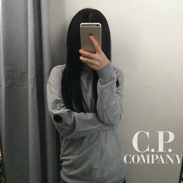 [정품]씨피 컴퍼니 렌즈 맨투맨 그레이 M