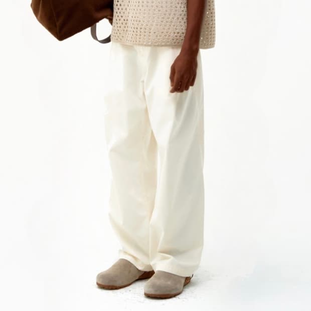 (L)쿠어 코튼 블렌드딥 플리츠 커브드 팬츠 크림베이지