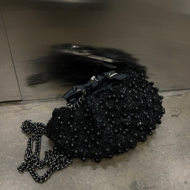 Black beads coin chain bag