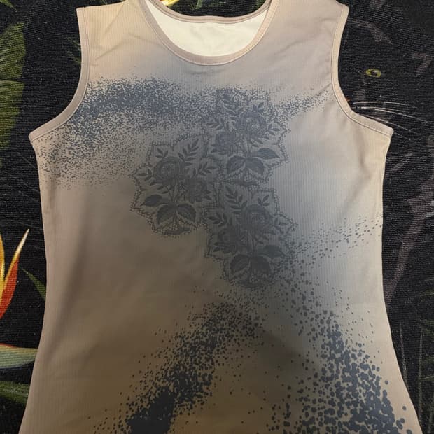 GRADATION FULL PRINT SLEEVELESS TOP 