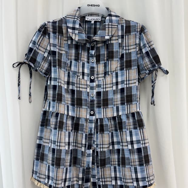 뚜오미오 PUFF SLEEVES RIBBON BLOUSE (1 size)