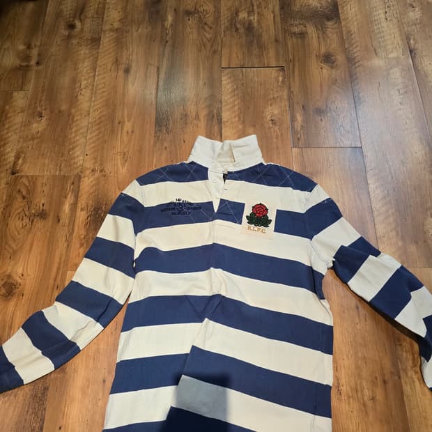 폴로 럭비 셔츠 판매합니다 