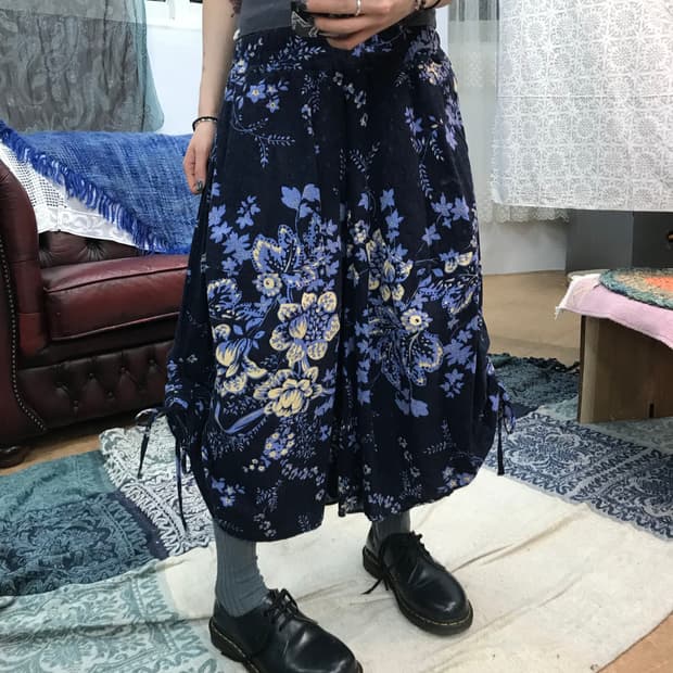 빈티지 플라워패턴 밴딩 셔링 7부 반바지 