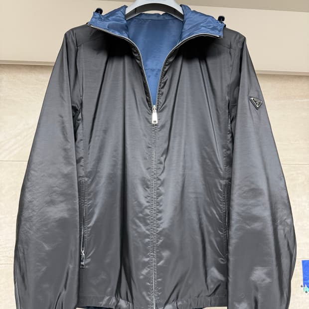 프라다 삼각로고 리버시블 바람막이 (블루종)