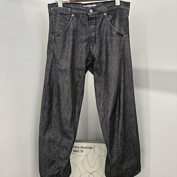 LEVI'S ENGINEERED JEANS (30)