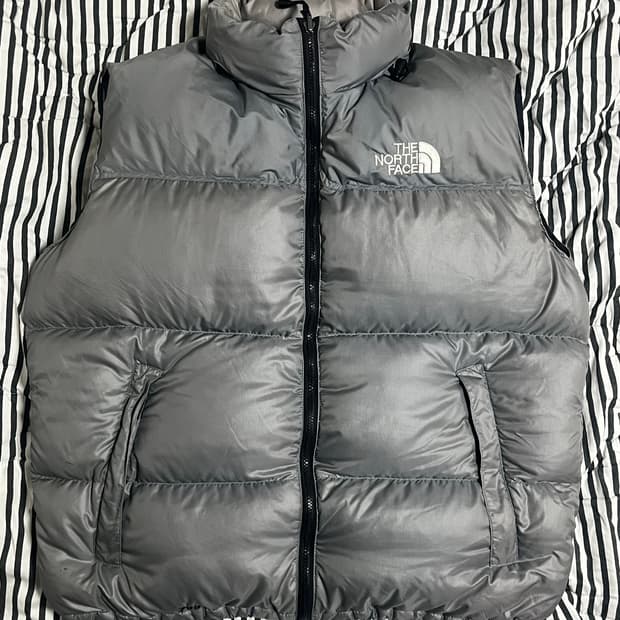 노스페이스 700 중앙로고 패딩 조끼 실버 그레이 XL