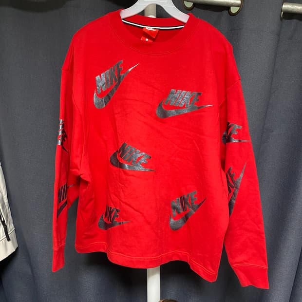 나이키 NSW FUTURA 맨투맨 레드 S