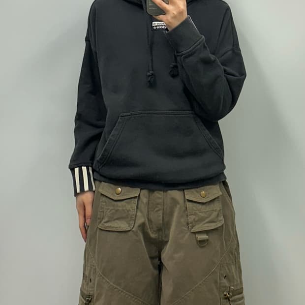 아디다스 센터로고 블랙 후드티