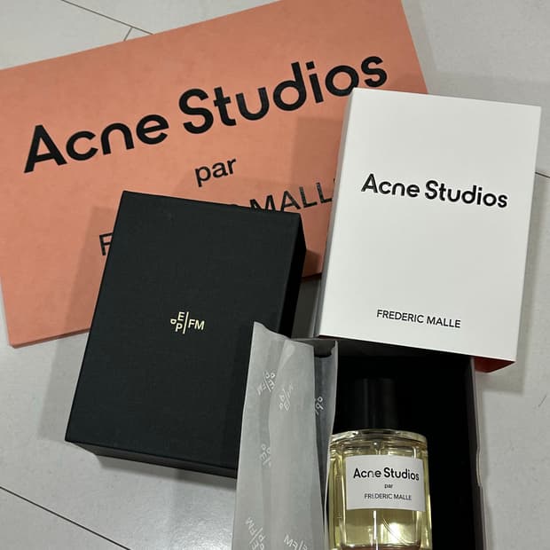 프레데릭말 아크네스튜디오 100ml 수지르헬리