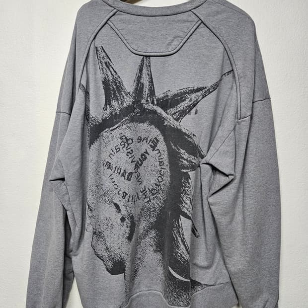 준지 그레이 뾰족머리 오버핏 맨투맨 m