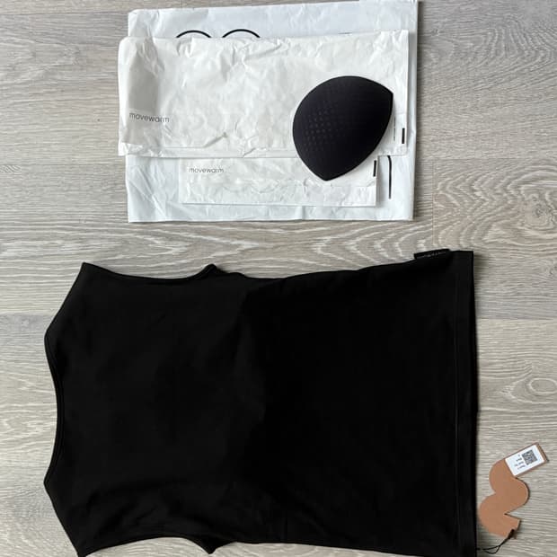 무브웜 브이넥 티 티셔츠 Back V Neck Top