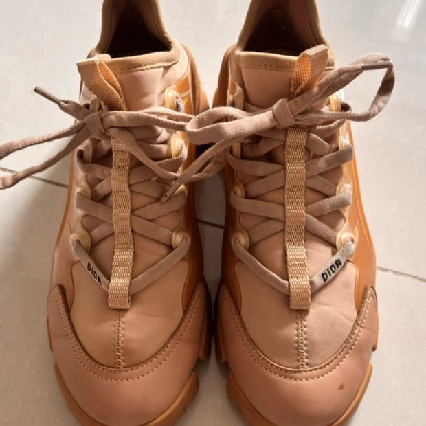 디올 D-Connect 스니커즈 누드 베이지 37.5(240)  5회 착