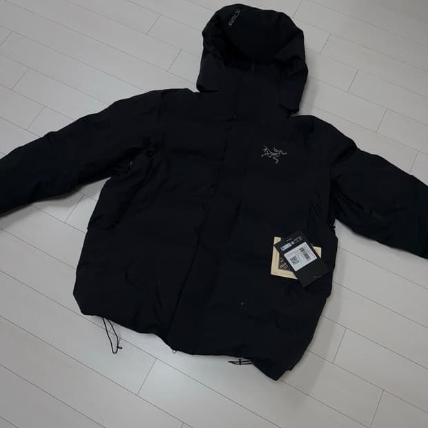 아크테릭스 피슬 sv 다운 XL 사이즈 블랙 색상