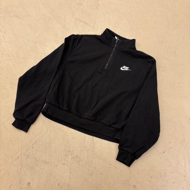 나이키 퓨추라 크롭 쿼터집업 맨투맨