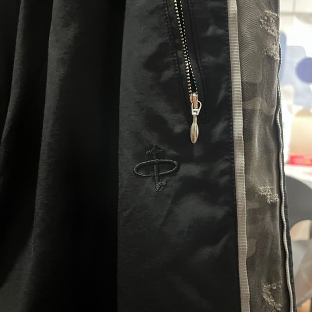 폴리테루 사이드 카모 트랙팬츠 2사이즈 팝니다