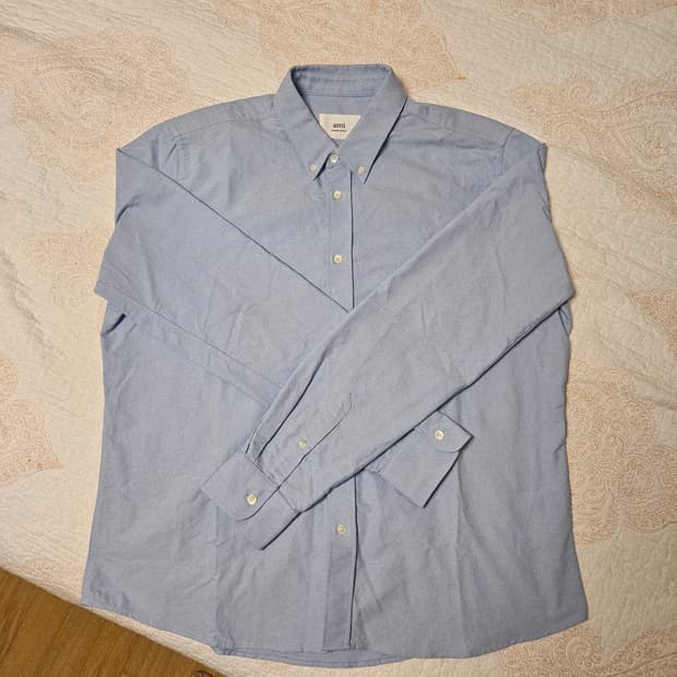 아미 톤온톤 캐시미어 블루 셔츠 XL 판매합니다!