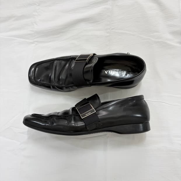 [백화점판] 프라다 스퀘어 토 버클 로퍼 (270)